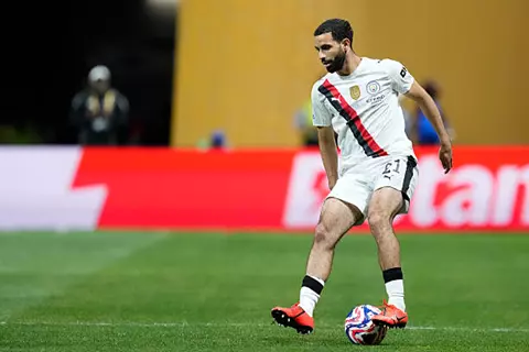 آيت نوري: سعيد بالعمل مع جوارديولا.. ويمكنني أن أتطور كثيرًا معه